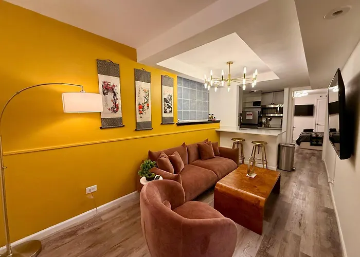 Апартаменты Gold Coast 2br Near Oak Street *